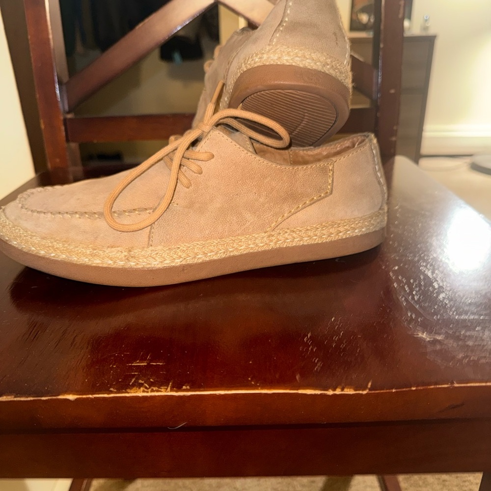 UGG Men's Tan Moccasins Size 7 Lightly Used